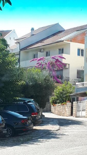 Отель Apartments Zvjezdana  Хвар